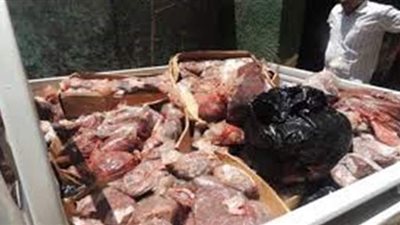 مصادرة 1.7 طن لحوم فاسدة داخل محل بالتجمع
