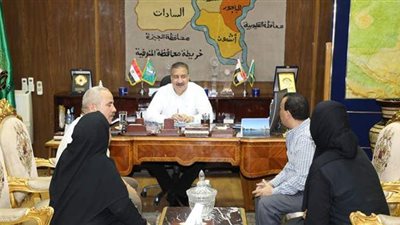 محافظ المنوفية يستقبل بائعي حلوى المولد ويستمع لشكواهم