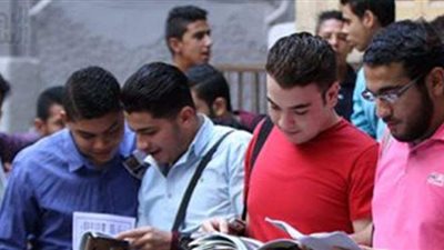 طلاب الدبلومات الفنية يؤدون الامتحان في ثامن أيام الدور الثاني