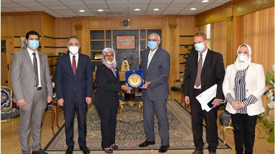 جامعة المنصورة تستقبل وفد سفارة جمهورية مالاوي لزيادة التعاون المشترك | صور