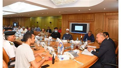 محافظ قنا يعقد اجتماعا تنسيقيا لمناقشة آلية تنفيذ سيناريو مواجهة السيول