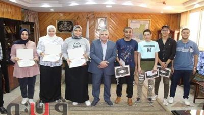 مياه الشرب بالغربية تكرم أبناء العاملين المتفوقين بالثانوية العامة