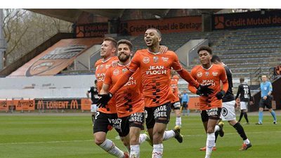 ليون يتعادل مع لوريان في الدوري الفرنسي