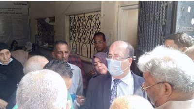 رئيس حي المنتزه ثانٍ يتفقد المركز التكنولوجي لخدمة المواطنين