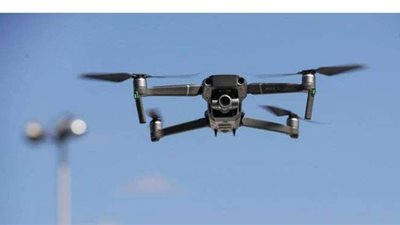 أمريكي يهاجم منزل عشيقته السابقة بطائرة 