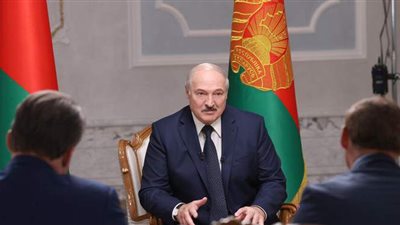 ردا على دعوته للرحيل.. لوكاشينكو يذكر ماكرون بـ