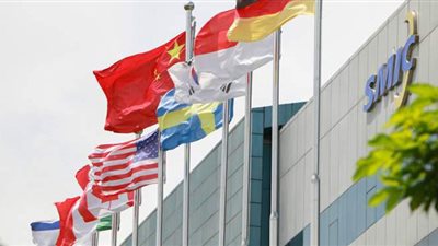 أمريكا تبدأ فرض عقوباتها على شركة SMIC لأشباه الموصلات
