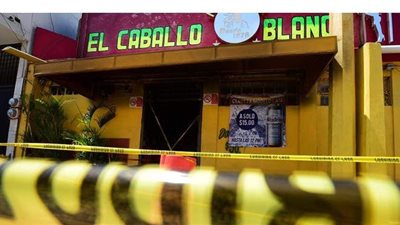 بينهم نساء.. 11 قتيلا في مذبحة بحانة مكسيكية