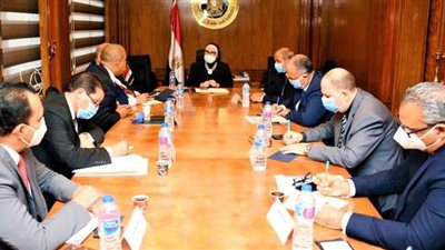 وزيرة التجارة تبحث سبل الارتقاء بصناعة ودباغة الجلود وزيادة معدلات الإنتاجية