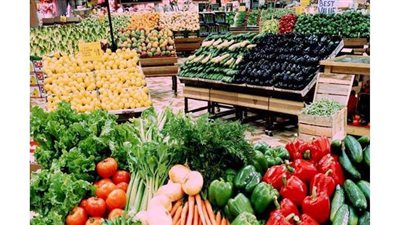 أسعار الخضروات والفواكه اليوم الإثنين .. البامية تسجل 22 جنيها | فيديو