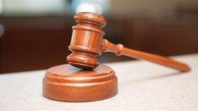 الإعدام لشاب بتهمة قتل والده وزوجته في السلام