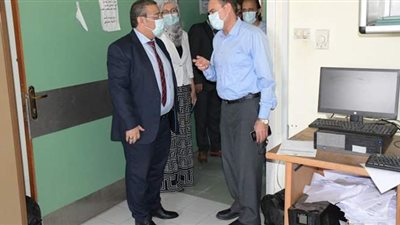 المستشفى التخصصي يستقبل طلبة جامعة القناة لأداء الكشف الطبي