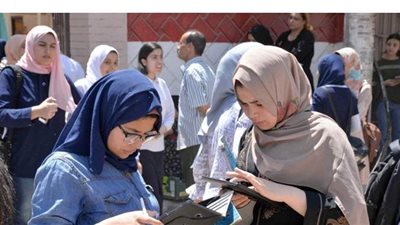 طلاب الدبلومات الفنية يؤدون الامتحان في تاسع أيام الدور الثاني