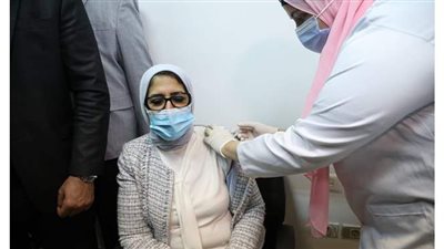 وزيرة الصحة تدعو المصريين للمشاركة في تجارب لقاح فيروس كورونا الجديد