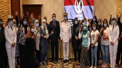 شاهد.. الداخلية ترسم البهجة على وجه السيدات المُعيلات من ذوي الإعاقة | فيديو