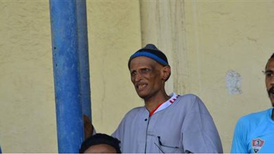 بكاء مشجع محلاوي بعد اقتراب فريقه من الصعود للممتاز  | صور