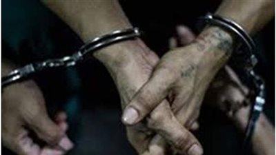 القبض على تشكيل عصابي لسرقة المحلات التجارية بمركز العدوة بالمنيا