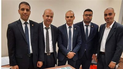 ضبط  ٣٢ هاتف آيفون بحوزة راكب في مطار القاهرة