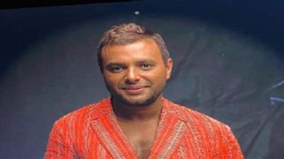 رامي صبري يحتفل بتحقيق أغنية 