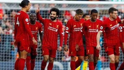 رد فعل غريب من حكم لقاء ليفربول وأرسنال بعد إضاعة هدف | فيديو