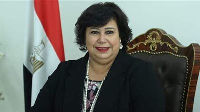 وزيرة الثقافة تفتتح معرض 