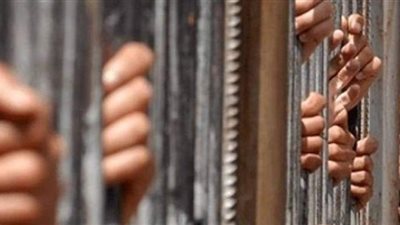 موظف متهم بالاستيلاء على بطاقات التموين: 