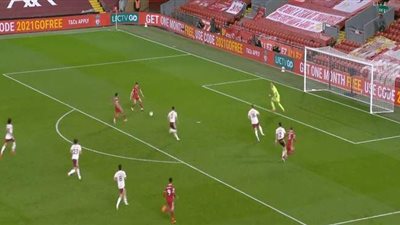 أسطورة مانشستر يونايتد ينتقد محمد صلاح بعد لقاء ليفربول وأرسنال | فيديو