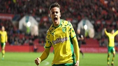 برشلونة وبايرن ميونخ وباريس سان جيرمان يتنافسون على ماكس آرونز