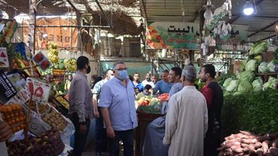 محافظ البحر الأحمر: إحالة محتكري السلع للنيابة