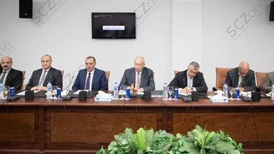 اقتصادية القناة تبحث مع المطورين تسهيل أداء الأعمال