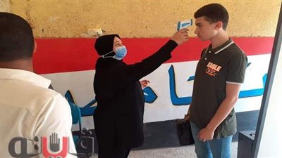 طلاب الدبلومات الفنية يؤدون الامتحان في آخر أيام الدور الثاني