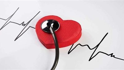 استشاري: التوتر والقلق وقلة الرياضة تصيب القلب  بالأمراض | فيديو