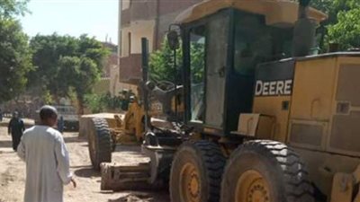 حملات مكبرة لرفع التراكمات وتمهيد الطرق بالشوبك الشرقي في الصف | صور