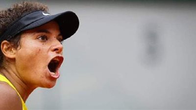 مشاهير مصر يدعمون لاعبة التنس: ميار شريف ضد الكسر