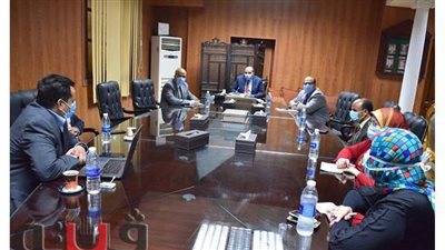 رئيس جامعة بني سويف يستقبل مدير 