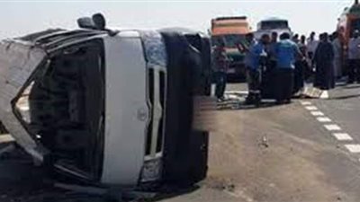 إصابة 3 أشخاص في انقلاب سيارة بالمنيا