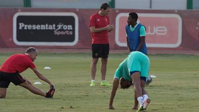 أجايي يشارك في المران الجماعي للأهلي