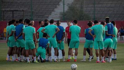 فايلر يحاضر لاعبي  الأهلي قبل انطلاق المران