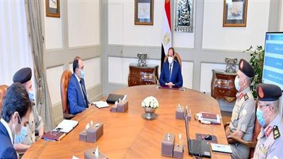 السيسي يتابع تطورات مشروعات الشبكة القومية للطرق والمحاور الجديدة