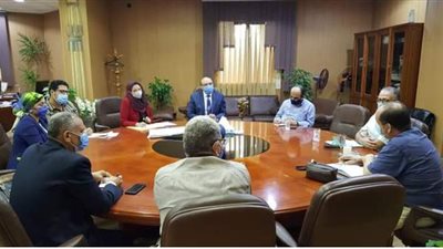 نائب رئيس جامعة المنصورة يبحث الاستعدادات للعام الدراسي الجديد