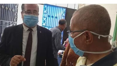 رئيس حي المنتزة ثان الإسكندرية يتفقد سير العمل بالمركز التكنولوجي لخدمة المواطنين