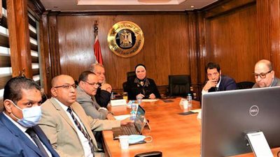 وزيرة التجارة تبحث مع ممثلي 