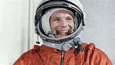 إزاحة الستار عن تمثال 