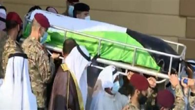 لحظة مواراة جثمان أمير الكويت الراحل الشيخ صباح الأحمد الثرى | فيديو