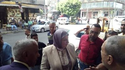 رئيس حي غرب بالإسكندرية تتفقد مدافن عامود السوارى