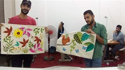 الأصدقاء الثلاثة يعيدون 