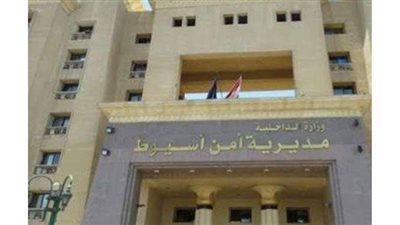 بالأسماء.. مصرع وإصابة ٧ أفراد أمن بحادث انقلاب سيارة شرطة في أسيوط