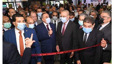 وزير الإسكان يفتتح معرض الأهرام العقاري بقاعة المؤتمرات الكبرى بمدينة نصر