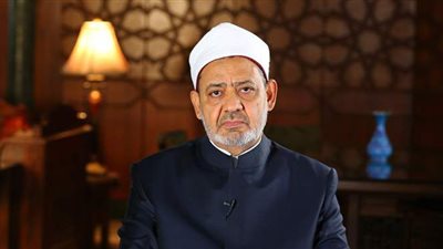 شيخ الأزهر يتبرع بقيمة جائزة الشخصية الإسلامية لعام ٢٠٢٠ للطلبة الوافدين