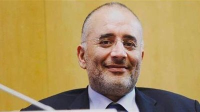 طارق بوشماوي يعلن ترشحه على منصب رئيس الكاف